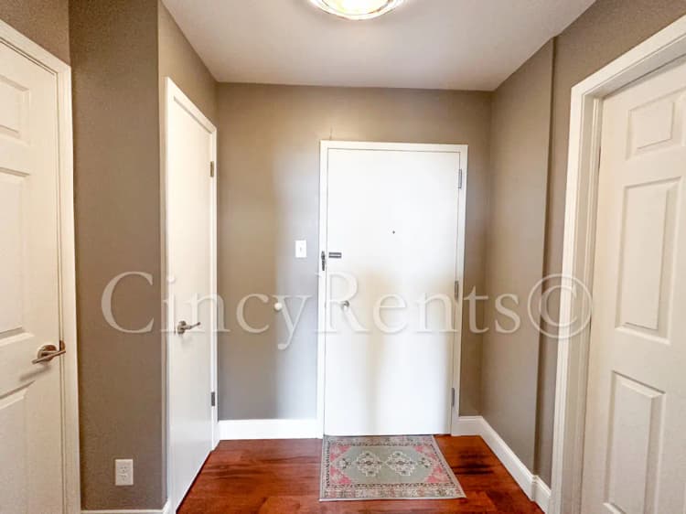Cincinnati apartments for rent - image - 2324Madison15062025-06.jpg