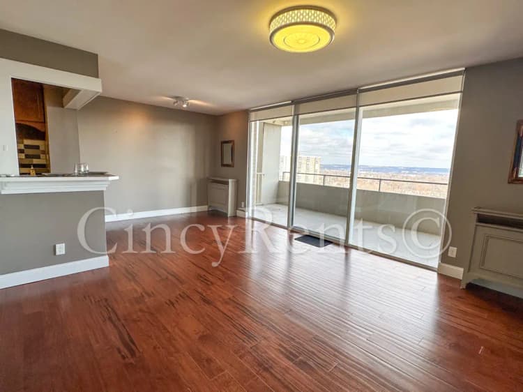 Cincinnati apartments for rent - image - 2324Madison15062025-11.jpg