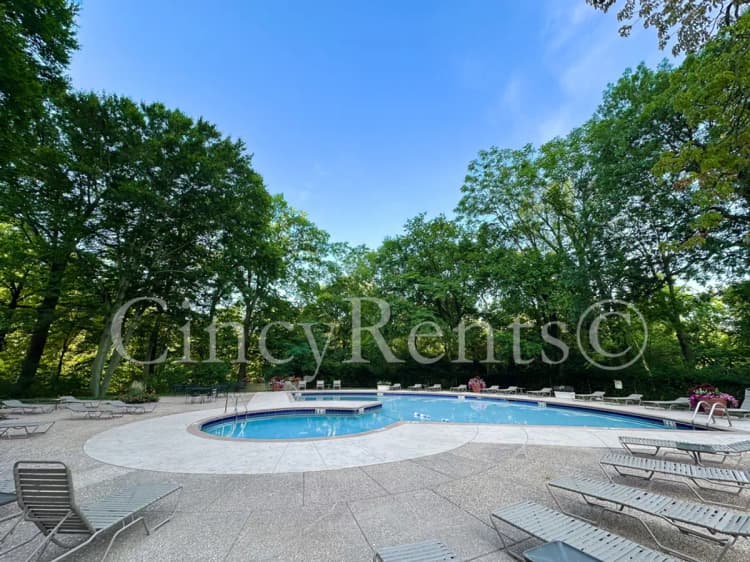 Cincinnati apartments for rent - image - 2324Madison15062025-23.jpg