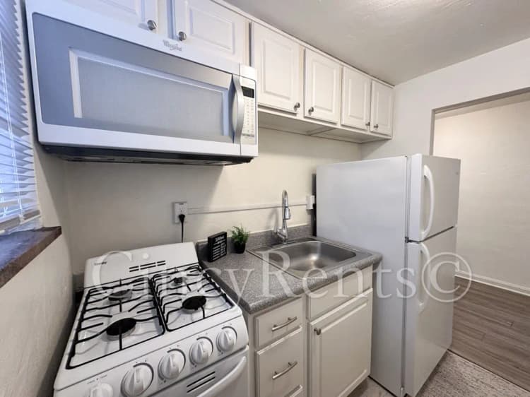Cincinnati apartments for rent - image - 2782Observatory102025-09.jpg