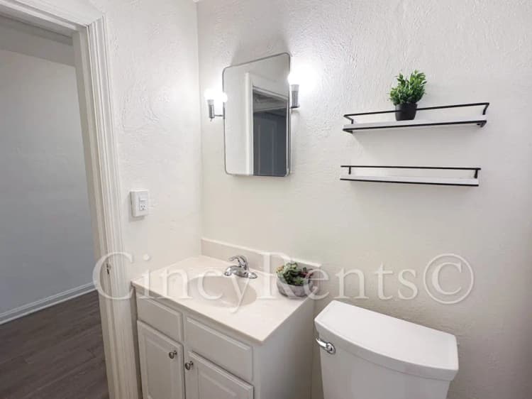 Cincinnati apartments for rent - image - 2782Observatory102025-11.jpg