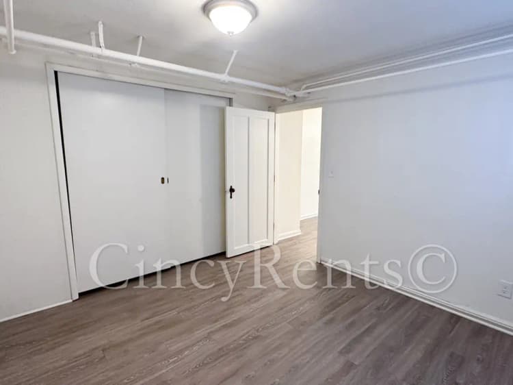 Cincinnati apartments for rent - image - 2782Observatory102025-12.jpg
