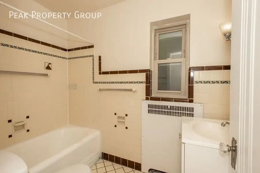 Cincinnati apartments for rent - Property image - 2802 Digby Avenue - 2