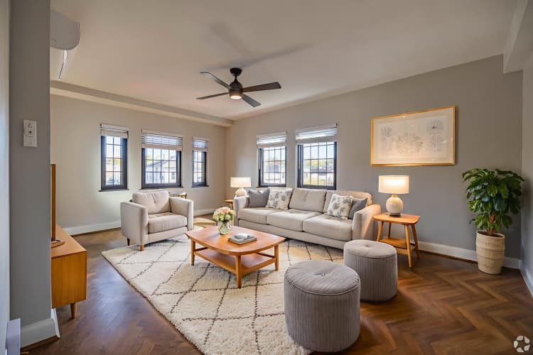 Cincinnati apartments for rent - image - Hyde-Park-Terrace_002 - Living Room - Scandinavian - 1.jpg