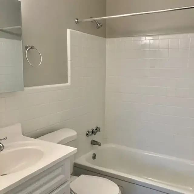 Cincinnati apartments for rent - image - werk_apartments_-_bathroom.jpeg.webp