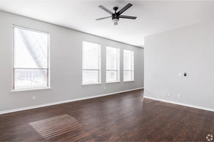 Cincinnati apartments for rent - image - 20060724110445581390.jpg