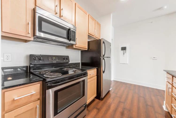 Cincinnati apartments for rent - image - 5499_65-West-212-710052003162706471.jpg