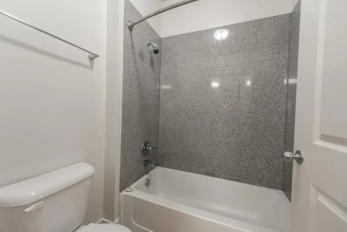 Cincinnati apartments for rent - image - 5501_65-West-212-1410052003165364671.jpg