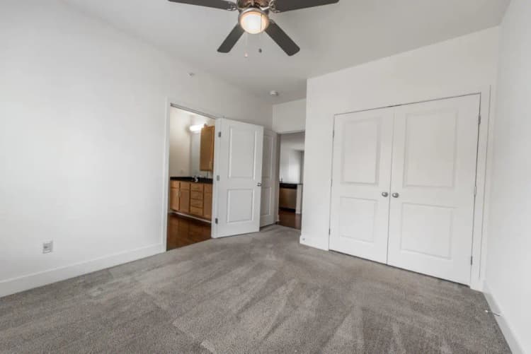 Cincinnati apartments for rent - image - 5503_65-West-212-1710052003172146471.jpg