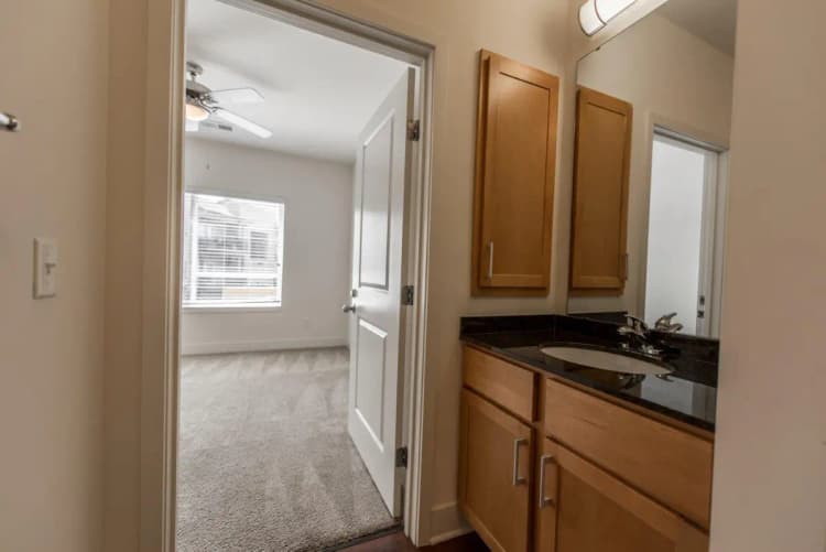 Cincinnati apartments for rent - image - 5505_65-West-212-2310052003175339571.jpg