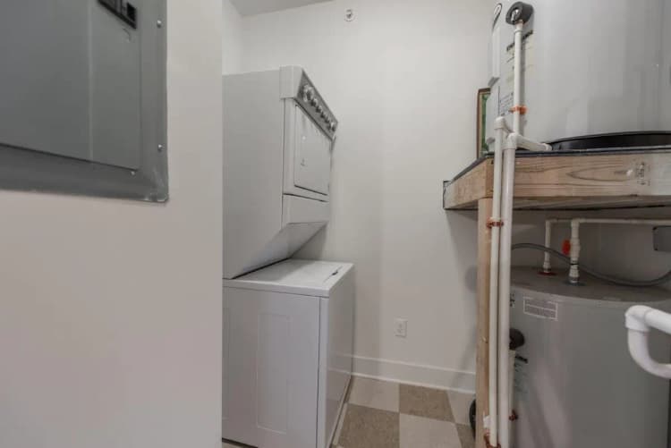 Cincinnati apartments for rent - image - 5506_65-West-212-2610052003181349971.jpg