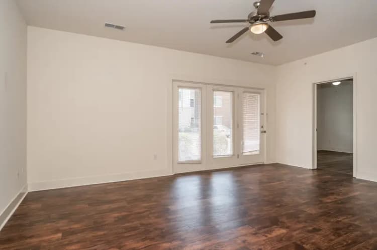 Cincinnati apartments for rent - image - 65 West 122 Web (2 of 28).jpg