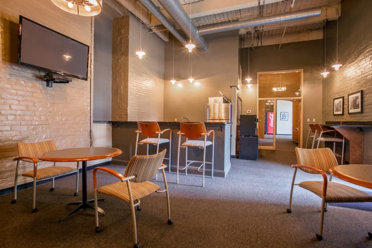 Cincinnati apartments for rent - image - East 8 Lofts common area