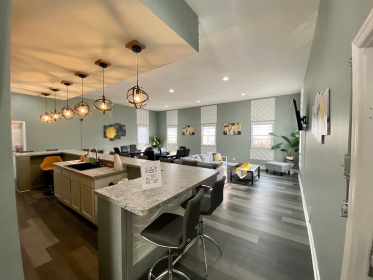 Cincinnati apartments for rent - image - Olde Montgomery Game Room