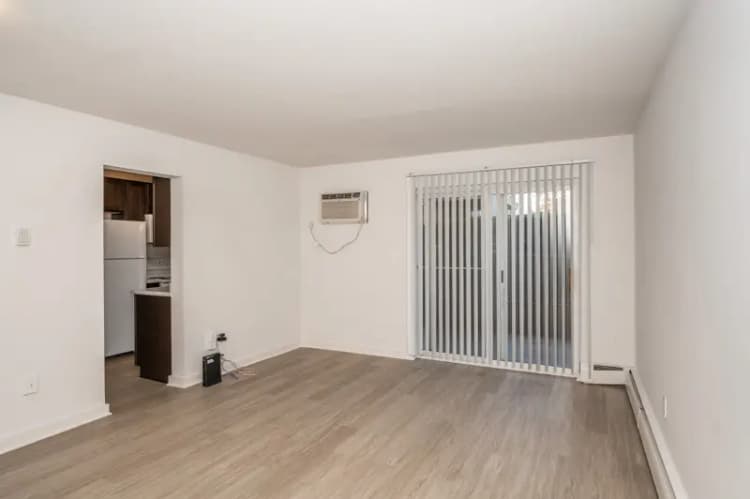 Cincinnati apartments for rent - image - 222 Senator 47 Web (1 of 21).jpg