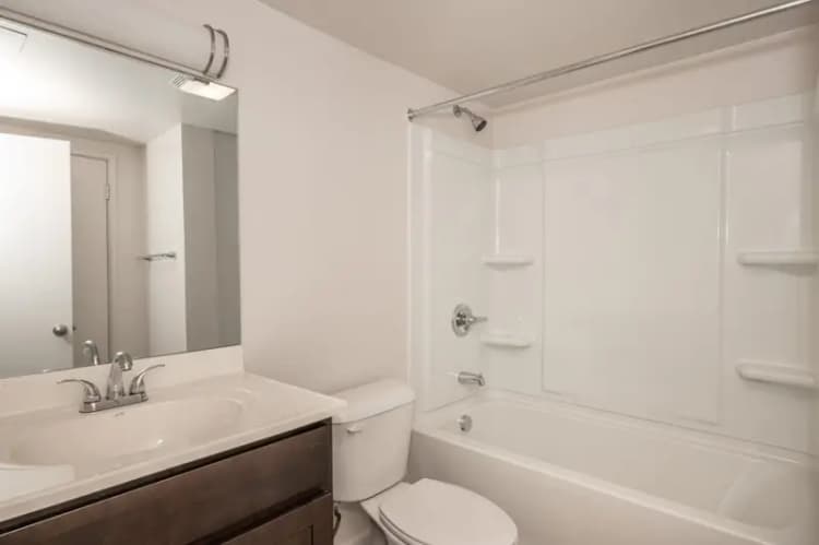 Cincinnati apartments for rent - image - 222 Senator 47 Web (10 of 21).jpg