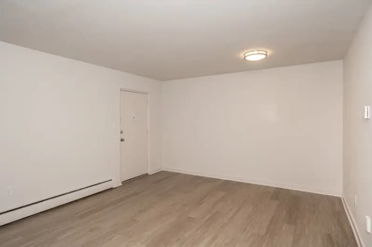 Cincinnati apartments for rent - image - 222 Senator 47 Web (3 of 21).jpg