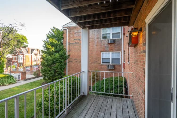 Cincinnati apartments for rent - image - 222 Senator 48 Web (16 of 18).jpg