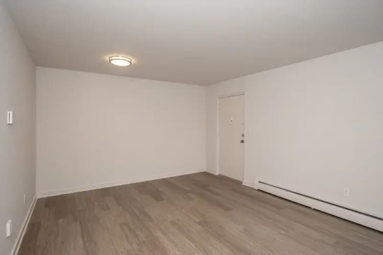 Cincinnati apartments for rent - image - 222 Senator 48 Web (3 of 18).jpg