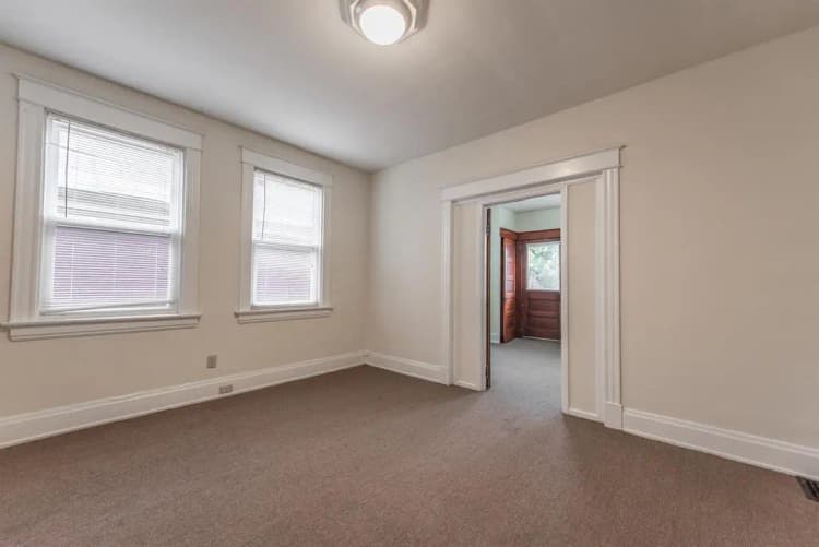 Cincinnati apartments for rent - image - 219 E Rochelle- 2-2.jpg