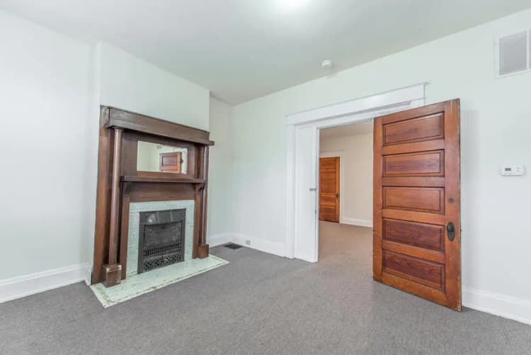 Cincinnati apartments for rent - image - 219 E Rochelle- 2-5.jpg
