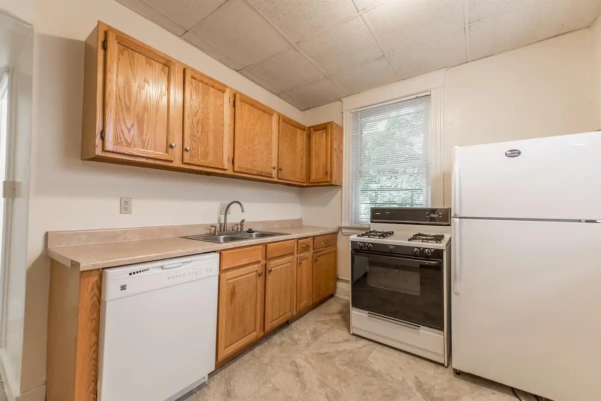 Cincinnati apartments for rent - Property image - 219 E Rochelle Street - 3