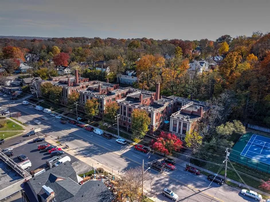 Cincinnati apartments for rent - Property image - Ravenswood - 1