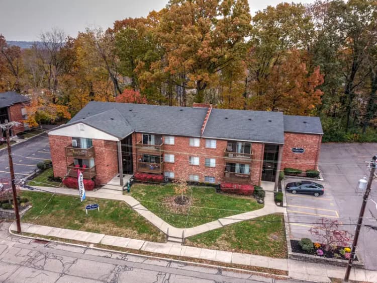 Cincinnati apartments for rent - image - 3620-3642 Tarpis Web-16.jpg