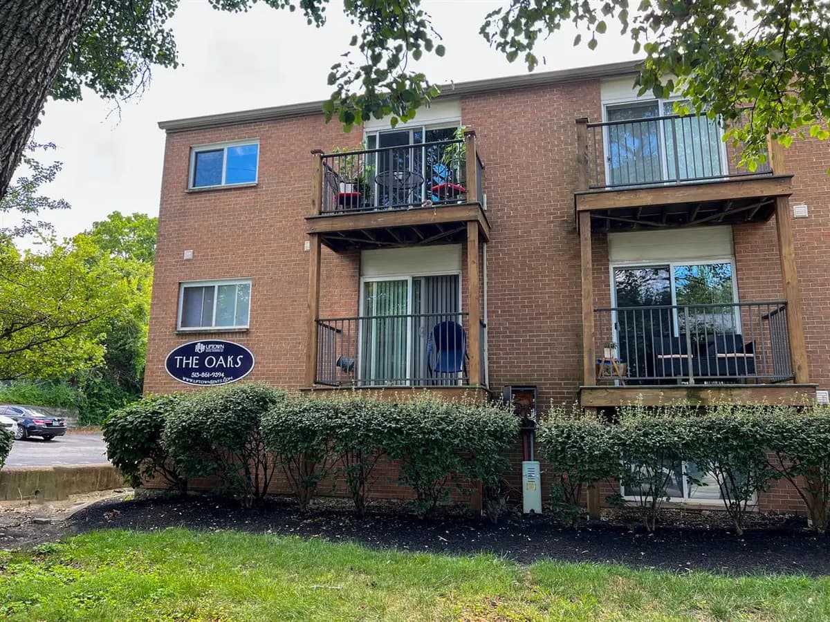Cincinnati apartments for rent - Property image - The Oaks - 2