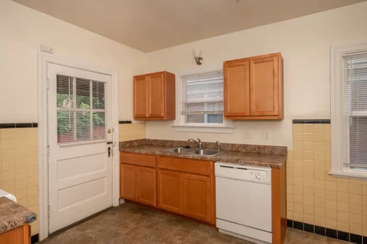Cincinnati apartments for rent - image - 120 Detzel (21 of 38).jpg