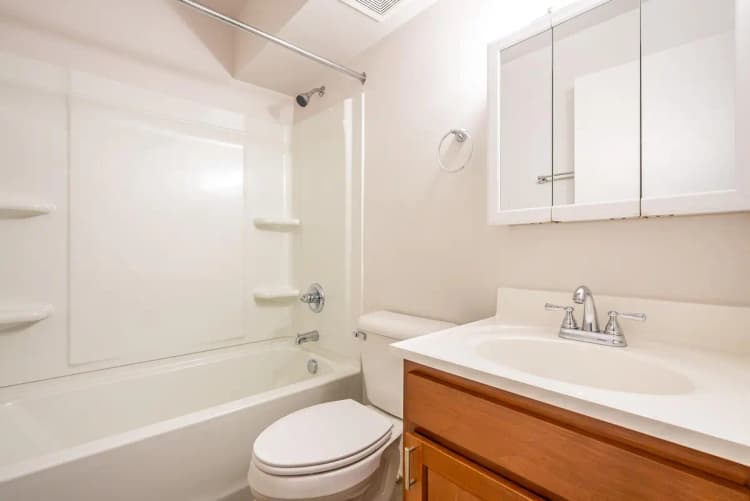 Cincinnati apartments for rent - image - 2360 Ohio Unit 2 Web-03.jpg