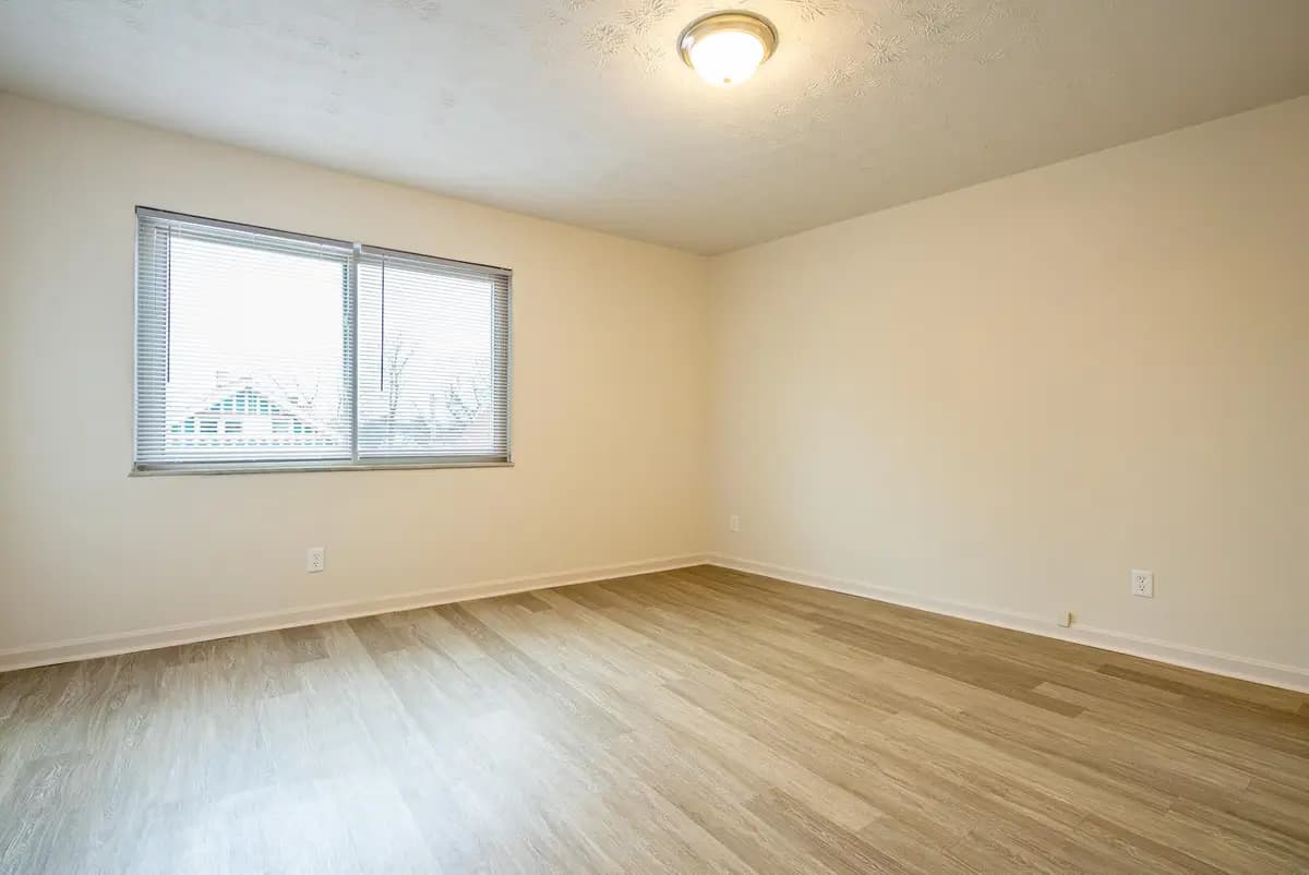 Cincinnati apartments for rent - image - 2360 Ohio Unit 5 Web-01.jpg