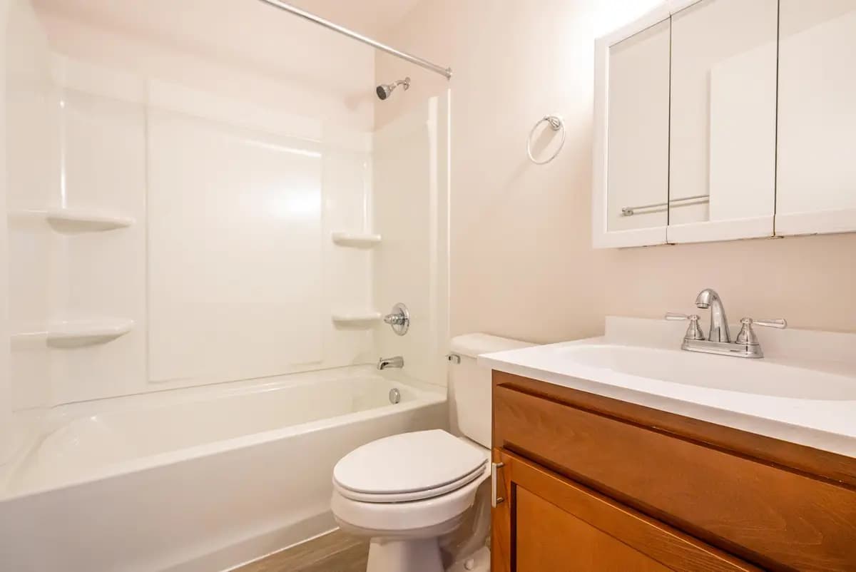 Cincinnati apartments for rent - image - 2360 Ohio Unit 6 Web-3.jpg
