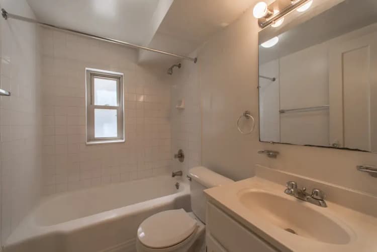 Cincinnati apartments for rent - image - 2928 Burnet- 9-9.jpg