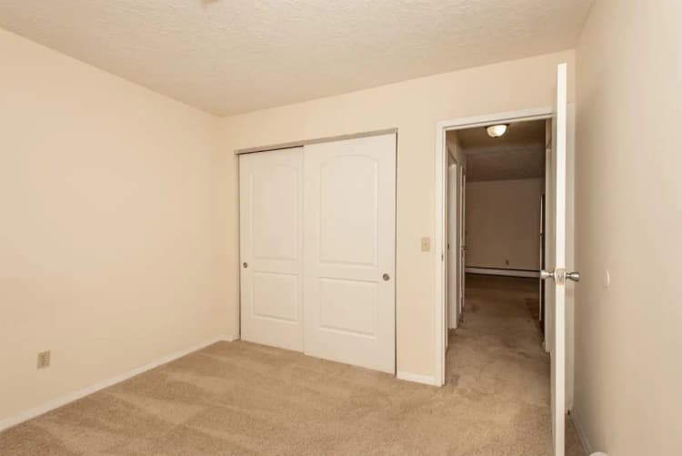 Cincinnati apartments for rent - image - 2404 Ohio 4 Print-15.jpg