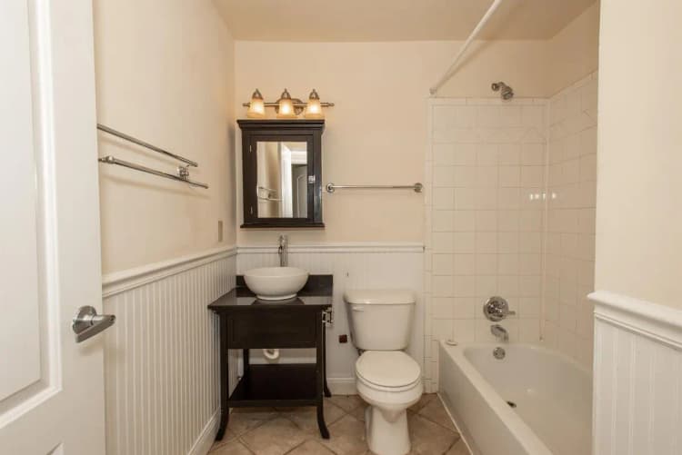 Cincinnati apartments for rent - image - 2404 Ohio 4 Print-18.jpg