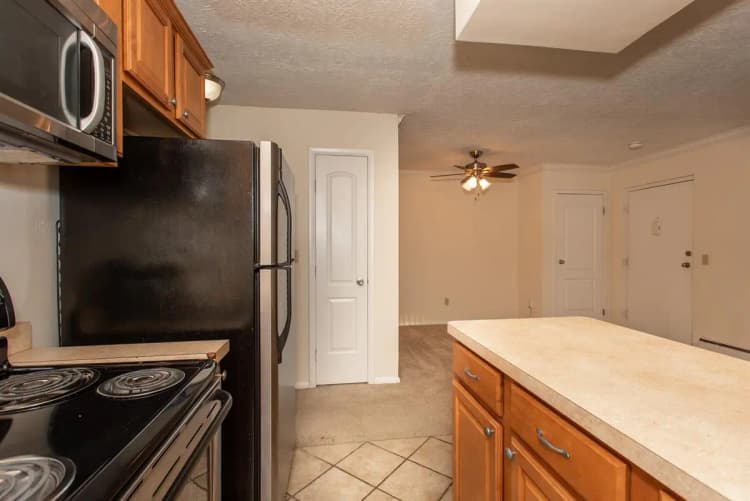 Cincinnati apartments for rent - image - 2404 Ohio 4 Print-909302004135671379.jpg