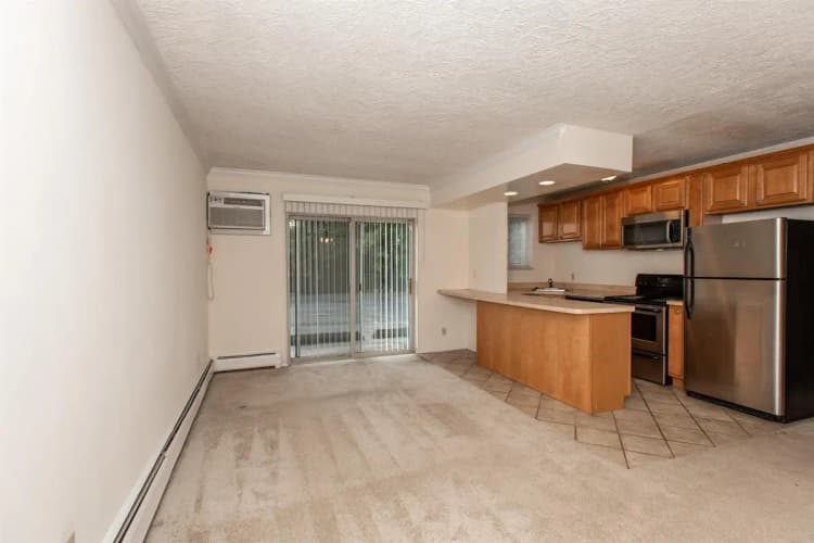 Cincinnati apartments for rent - image - 2404 Ohio 4 Print09302004135308679.jpg