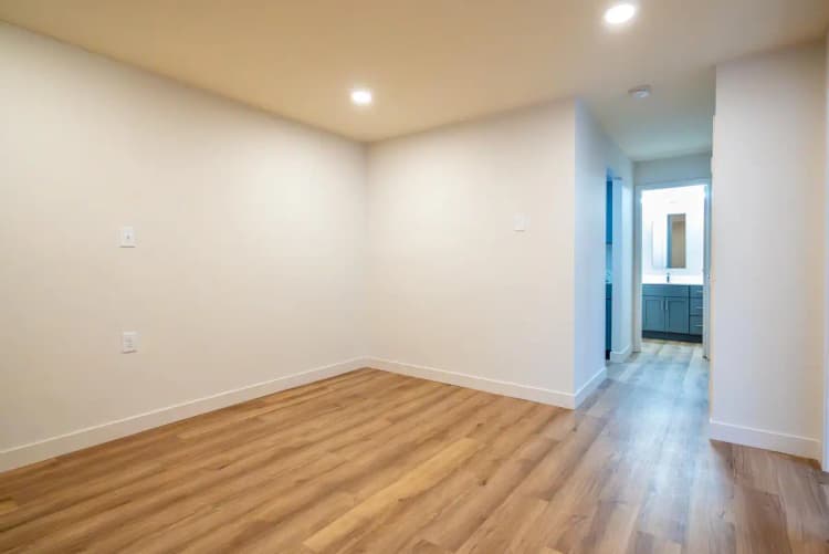 Cincinnati apartments for rent - image - 2410 Ohio Unit 106 Web-02.jpg