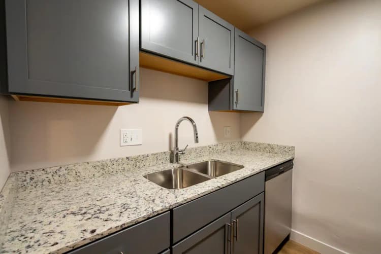 Cincinnati apartments for rent - image - 2410 Ohio Unit 106 Web-11.jpg