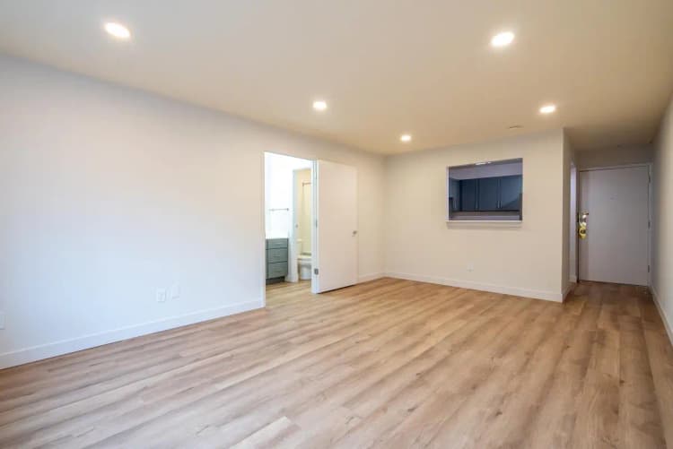 Cincinnati apartments for rent - image - 2410 Ohio Unit 108 Web-06.jpg