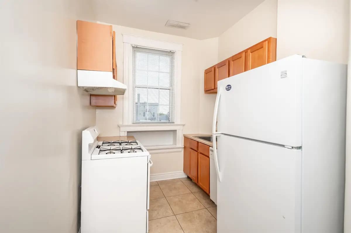 Cincinnati apartments for rent - image - 4 E Charlton 6 (2 of 25).jpg