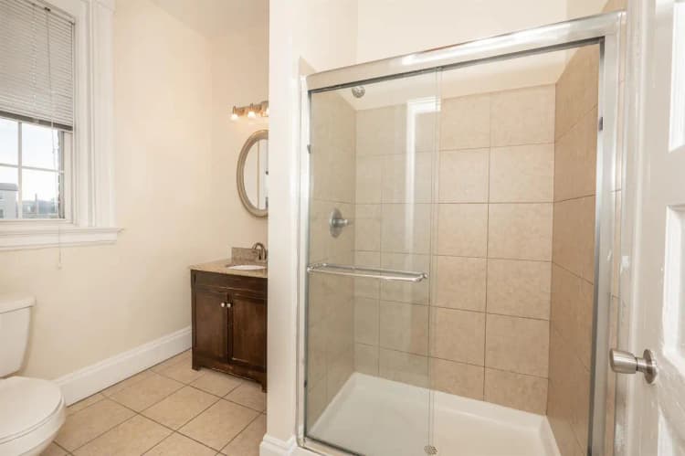 Cincinnati apartments for rent - image - 4 E Charlton 6 (23 of 25).jpg