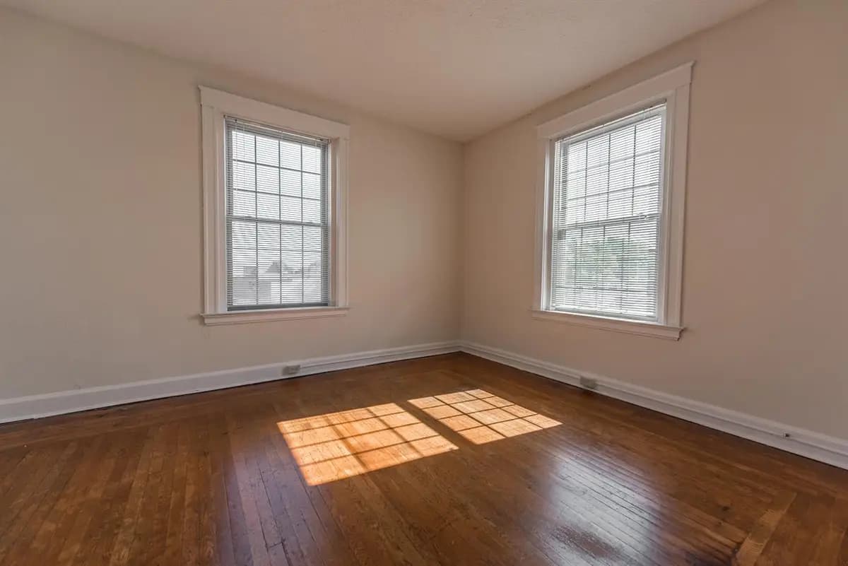 Cincinnati apartments for rent - image - 4 E Charlton- 2-11.jpg