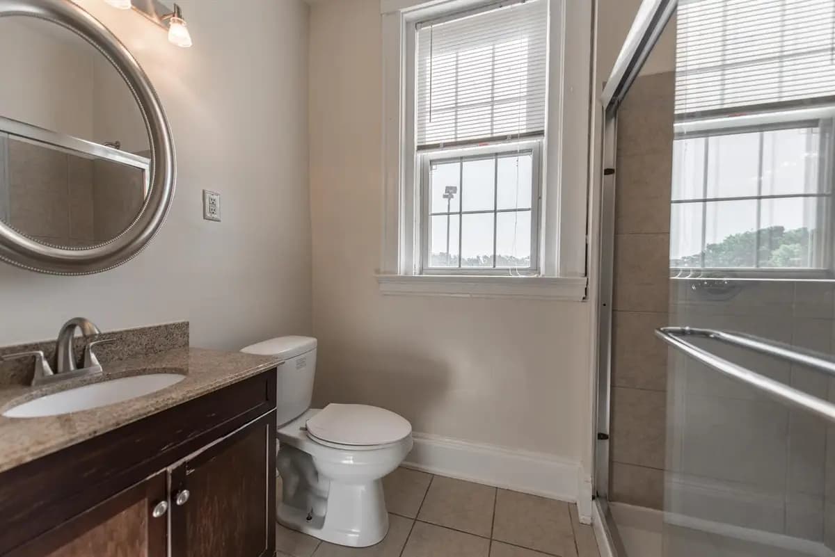 Cincinnati apartments for rent - image - 4 E Charlton- 2-15.jpg