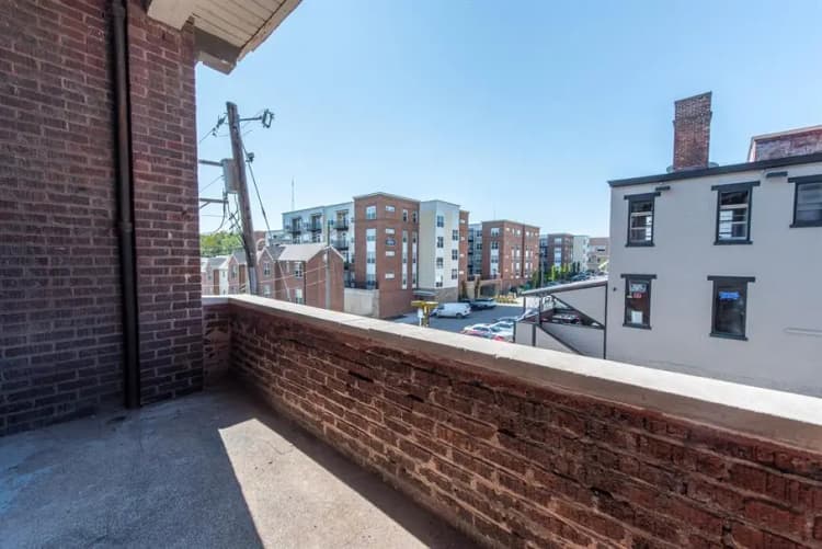 Cincinnati apartments for rent - image - 4 E Charlton- 2-18.jpg