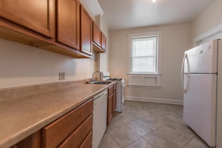 Cincinnati apartments for rent - image - 4 E Charlton- 2-6.jpg