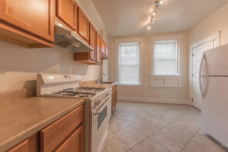 Cincinnati apartments for rent - image - 4 E Charlton- 3-2.jpg