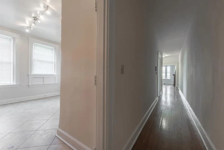 Cincinnati apartments for rent - image - 4 E Charlton- 3.jpg