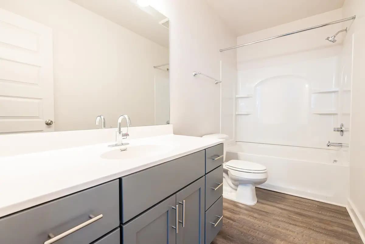 Cincinnati apartments for rent - image - 2200 Auburn Unit 1 Web-14.jpg